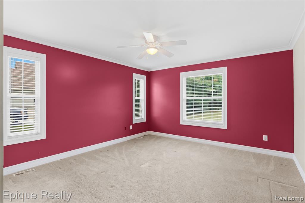 1409 Meadow Green Lane
