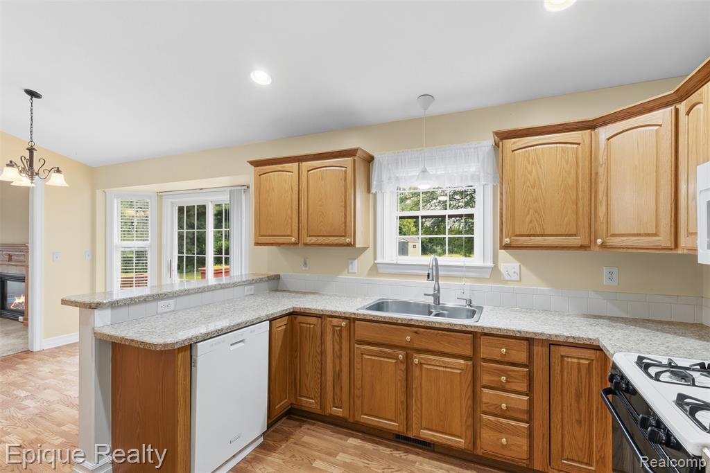 1409 Meadow Green Lane