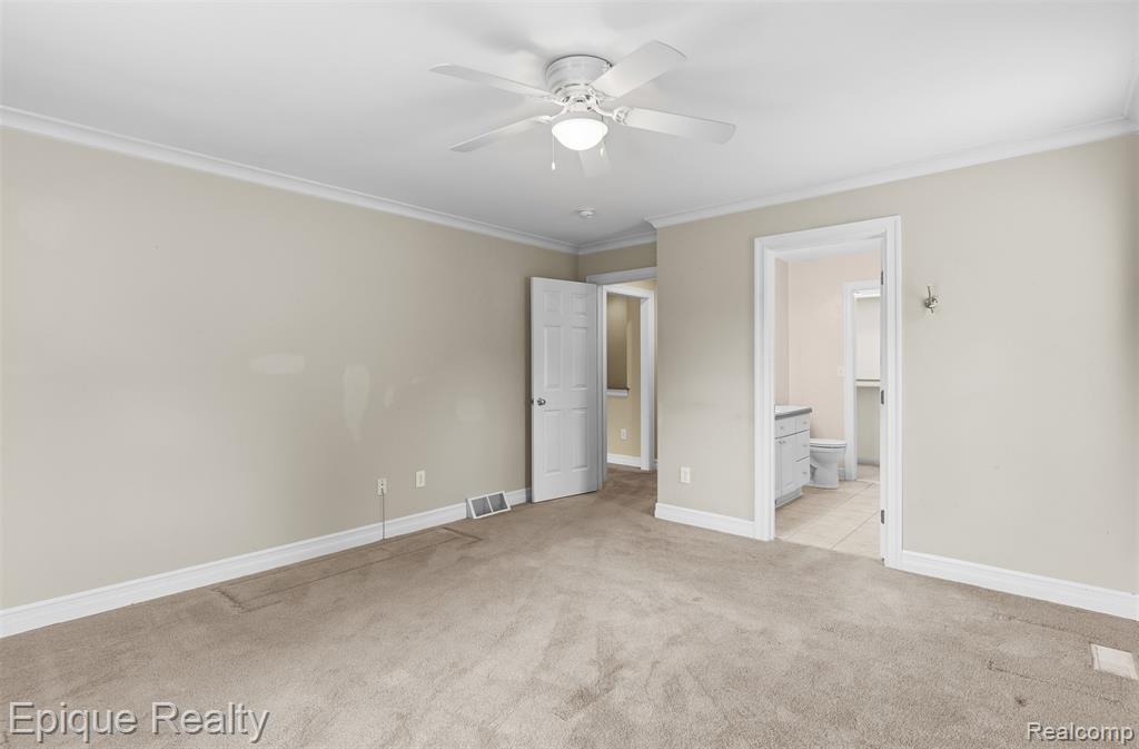 1409 Meadow Green Lane