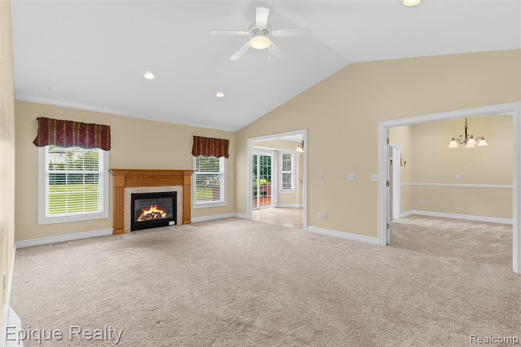 1409 Meadow Green Lane