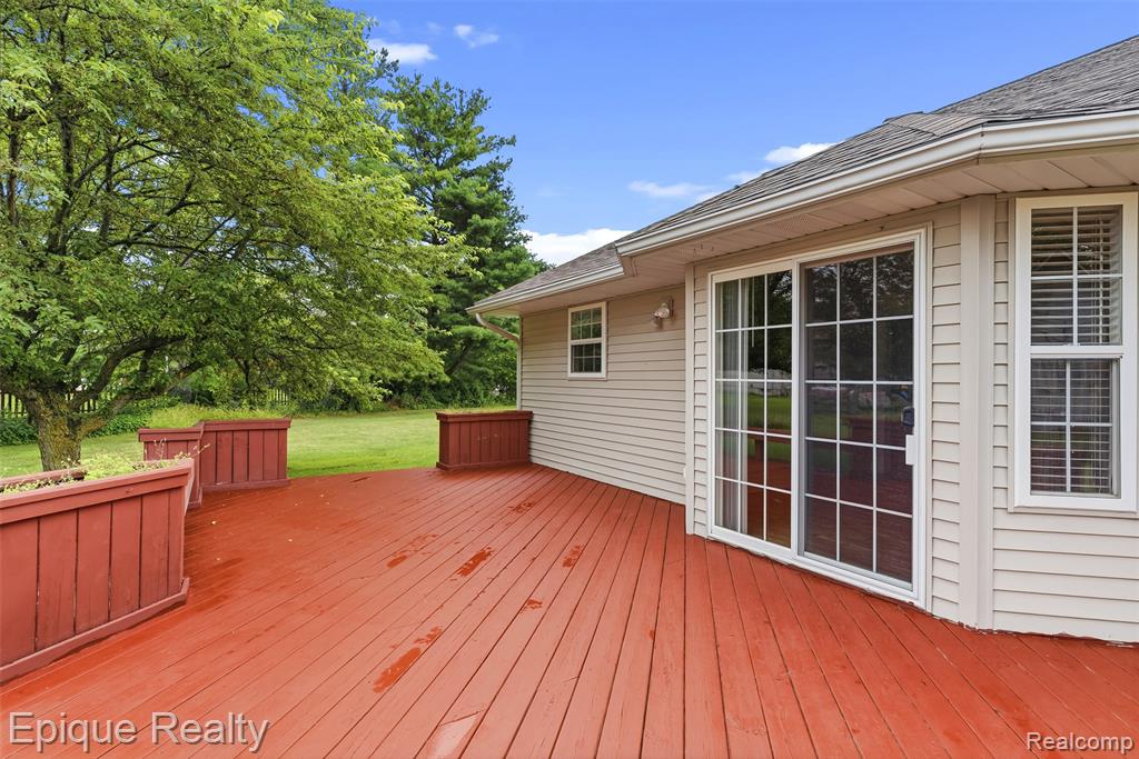 1409 Meadow Green Lane