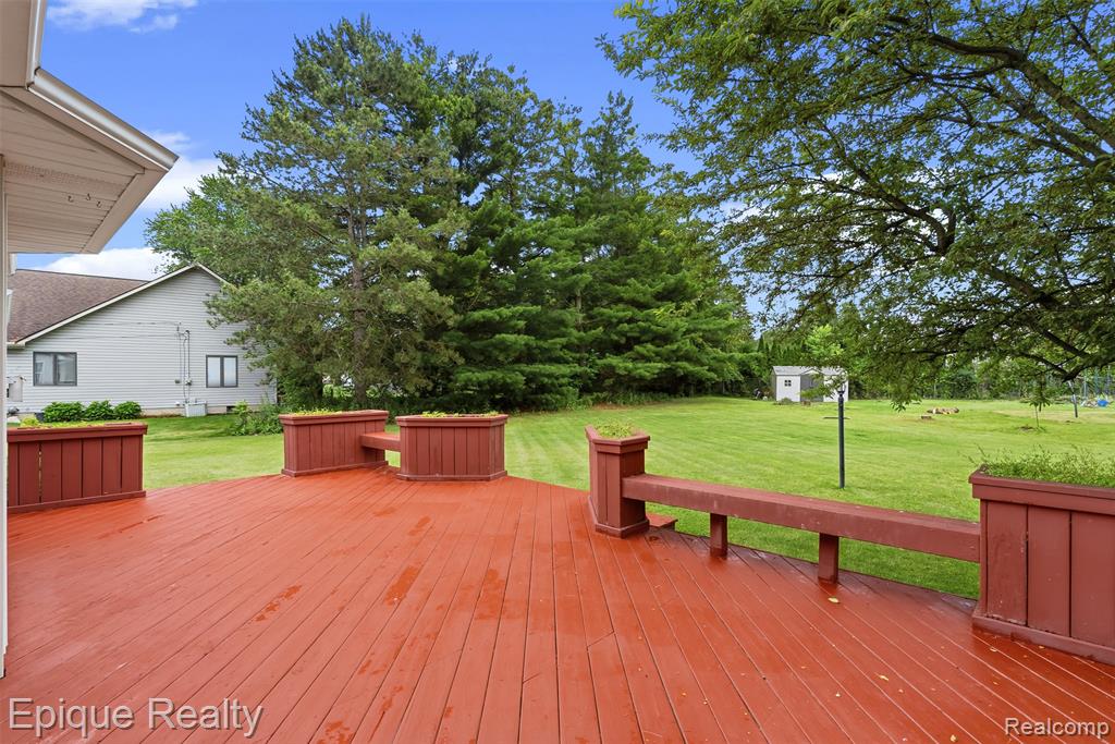 1409 Meadow Green Lane