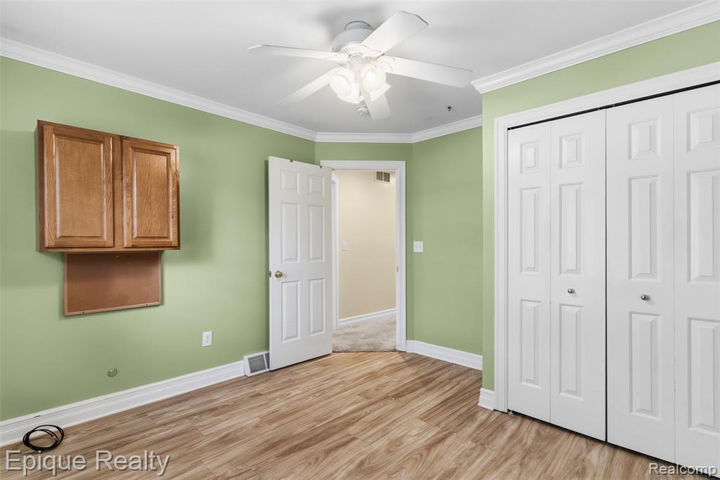 1409 Meadow Green Lane