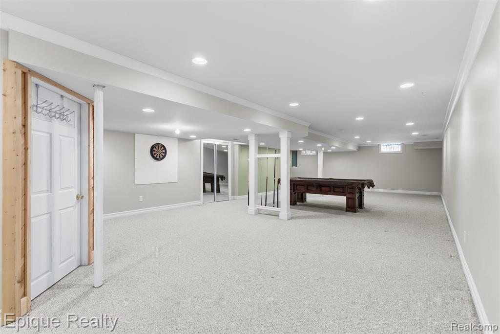 1409 Meadow Green Lane