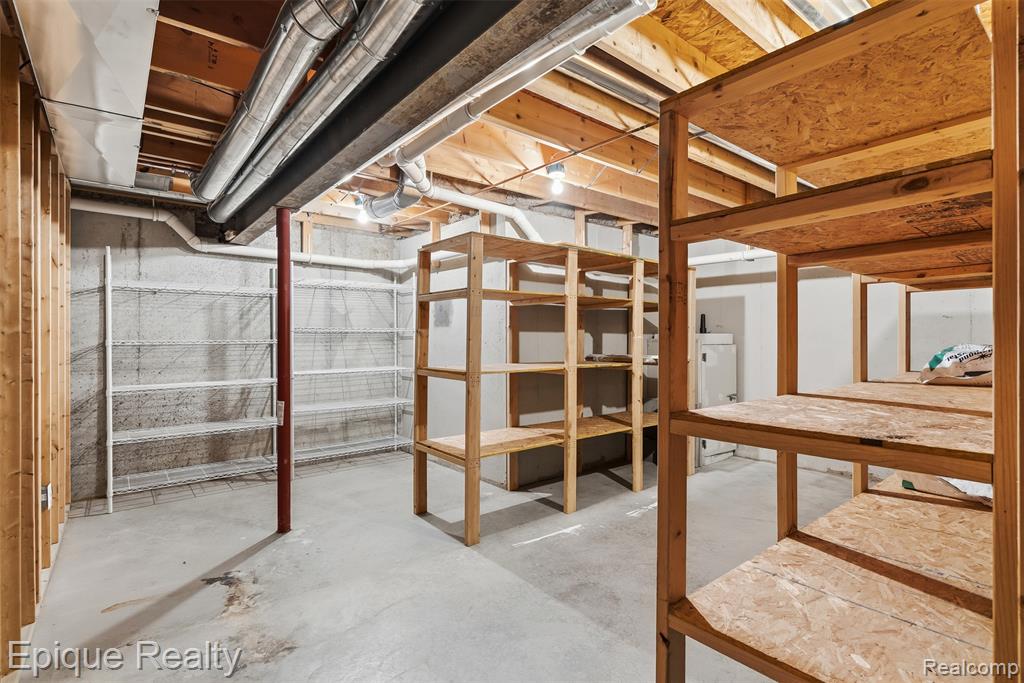 1409 Meadow Green Lane