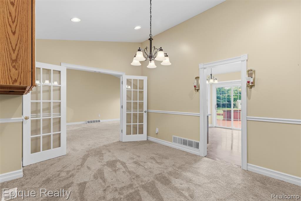 1409 Meadow Green Lane