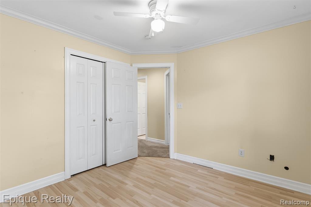 1409 Meadow Green Lane