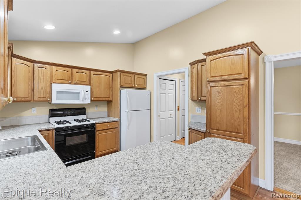 1409 Meadow Green Lane