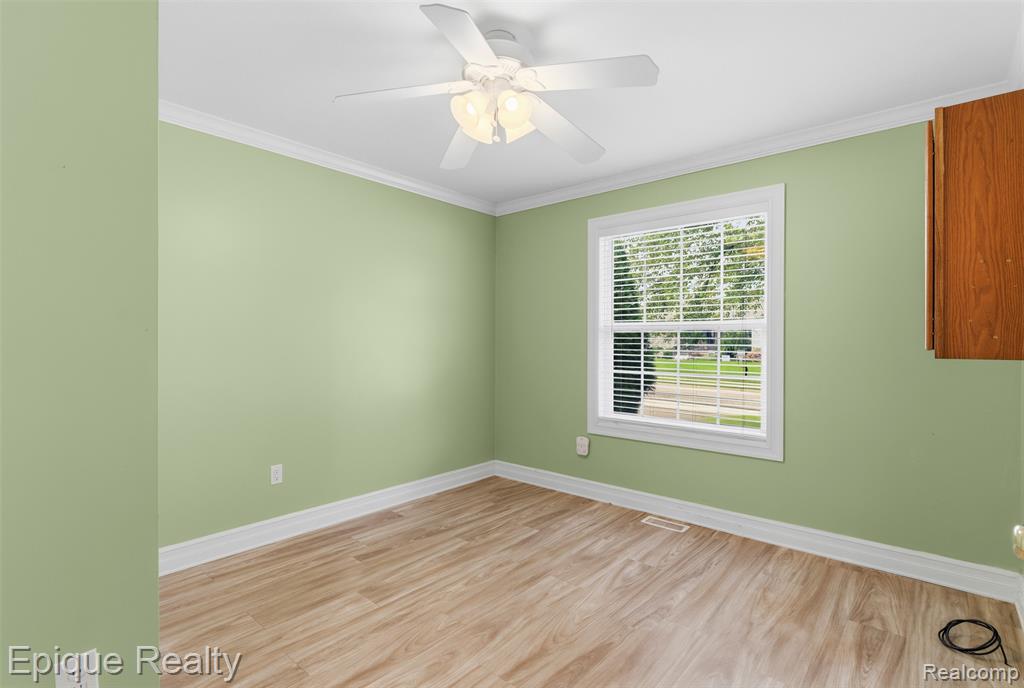 1409 Meadow Green Lane
