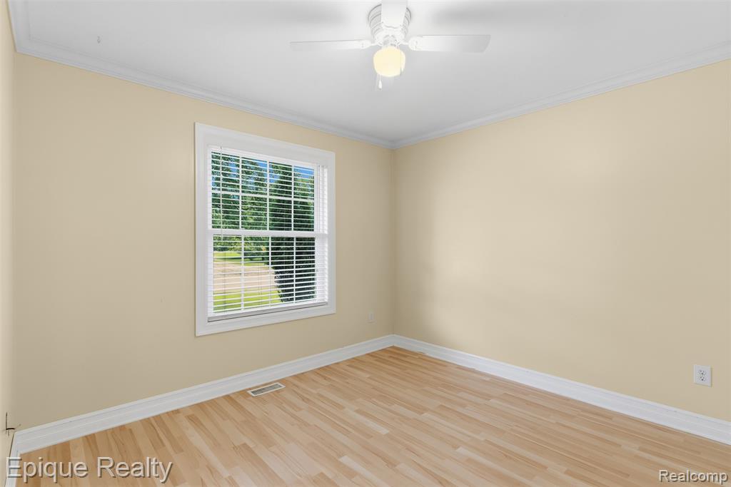 1409 Meadow Green Lane