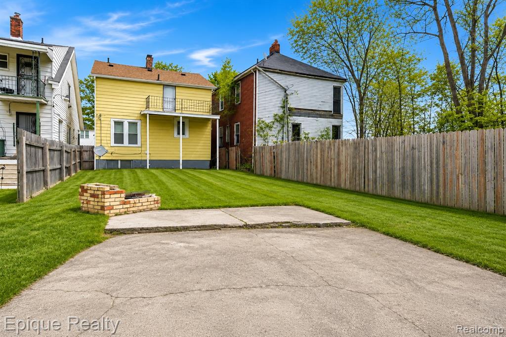 5045 Fairview Street