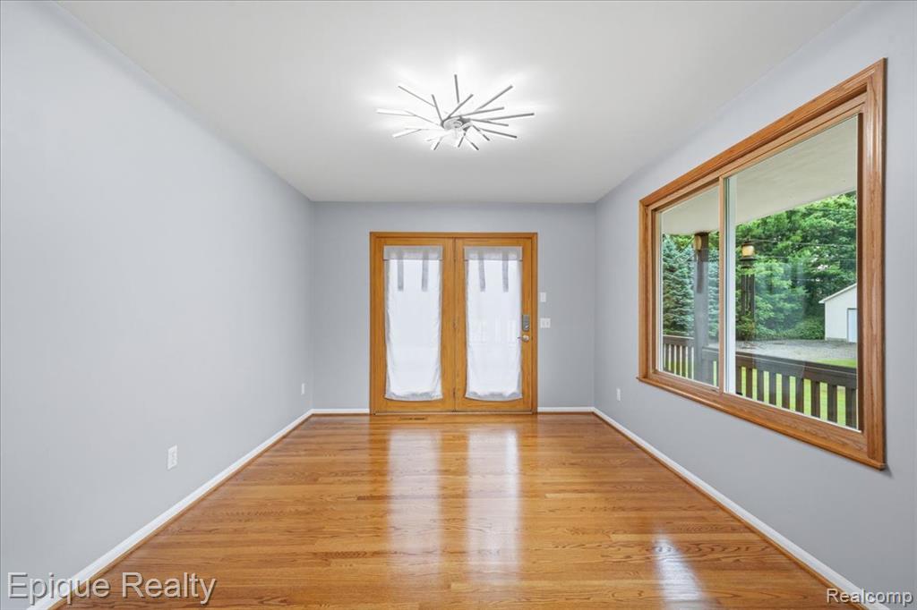 1221 Rhodes Road