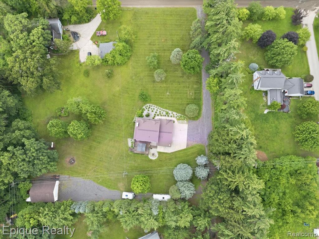 1221 Rhodes Road