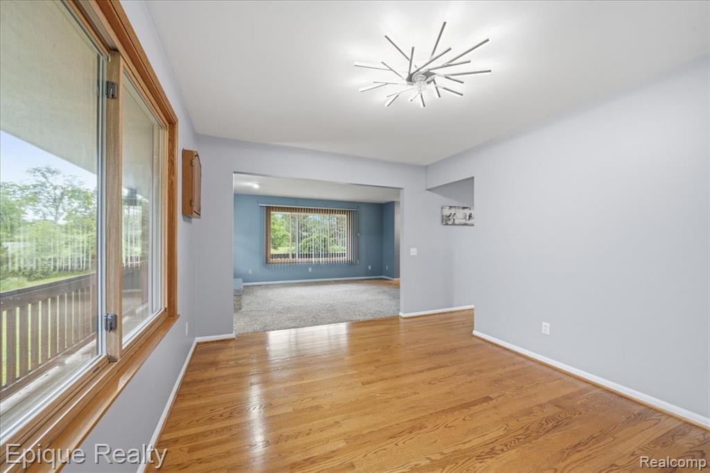 1221 Rhodes Road