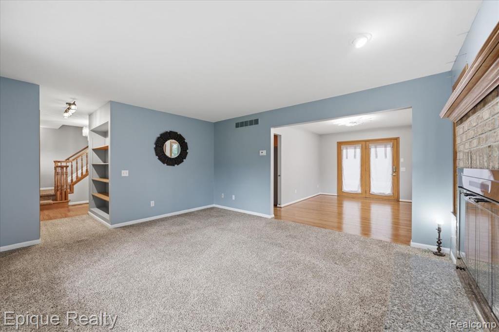 1221 Rhodes Road