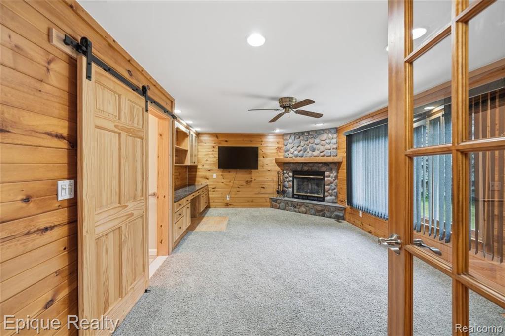 1221 Rhodes Road