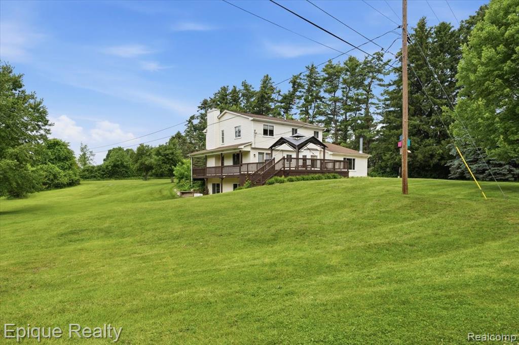 1221 Rhodes Road