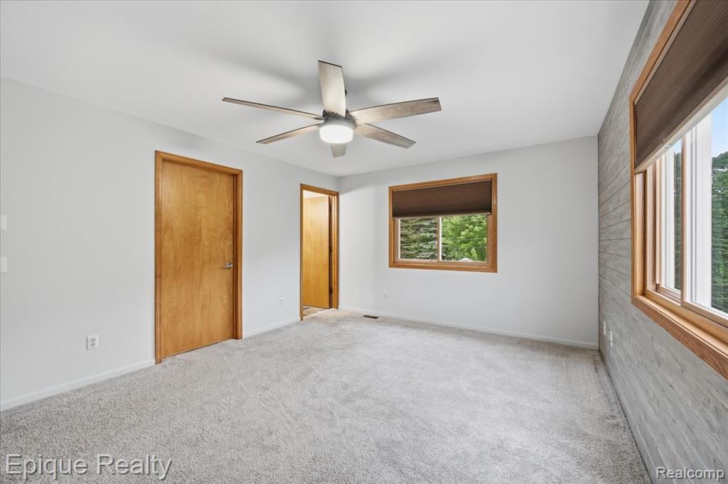 1221 Rhodes Road
