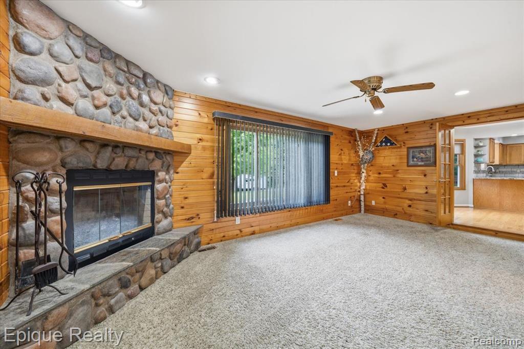 1221 Rhodes Road