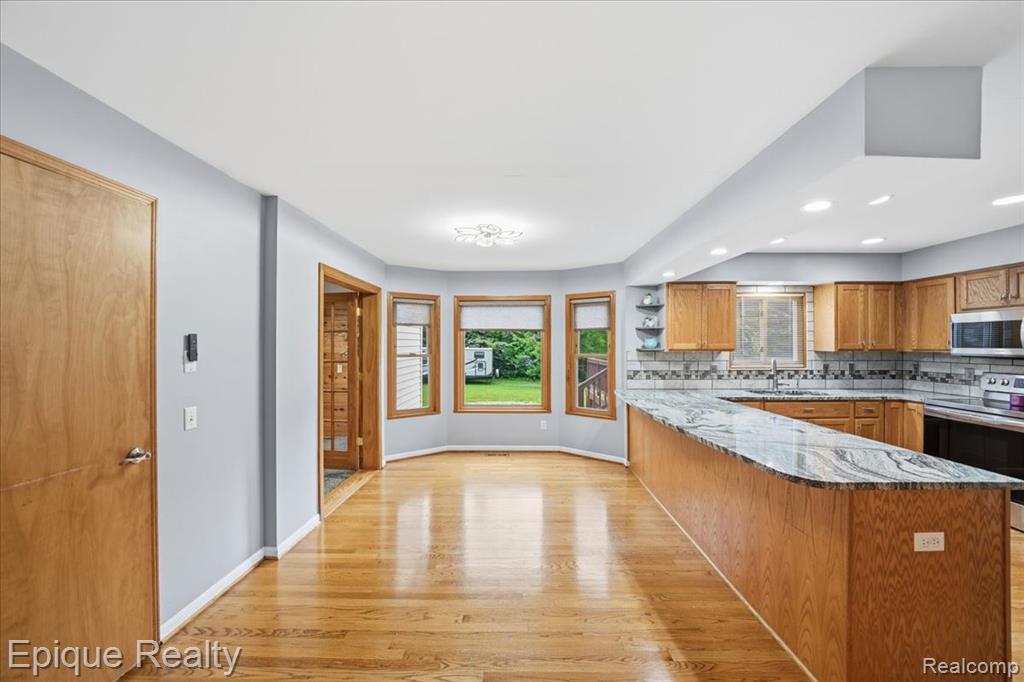 1221 Rhodes Road