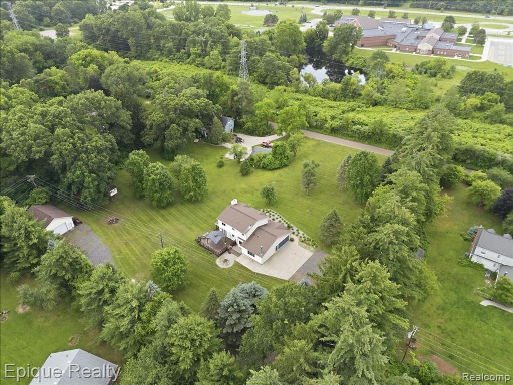 1221 Rhodes Road