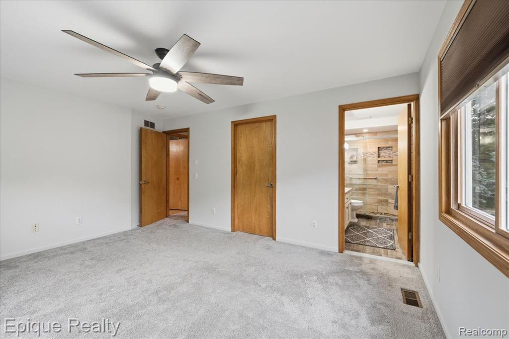 1221 Rhodes Road