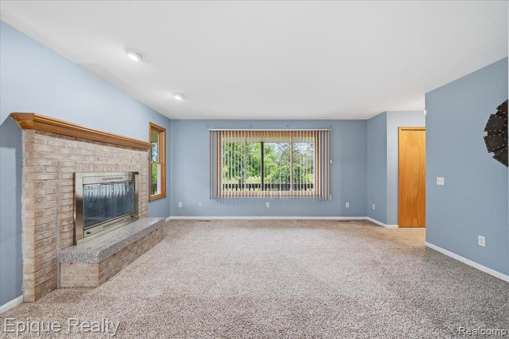 1221 Rhodes Road