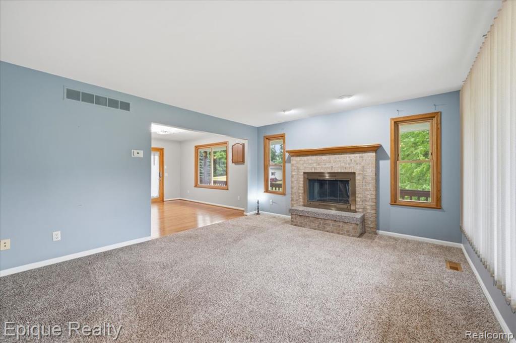 1221 Rhodes Road