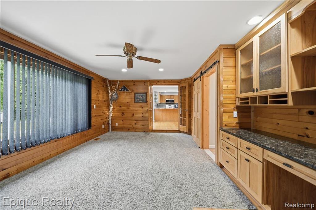 1221 Rhodes Road