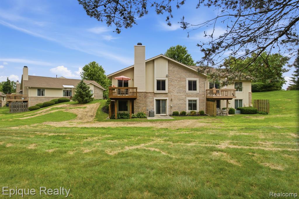 1982 Valley Lane