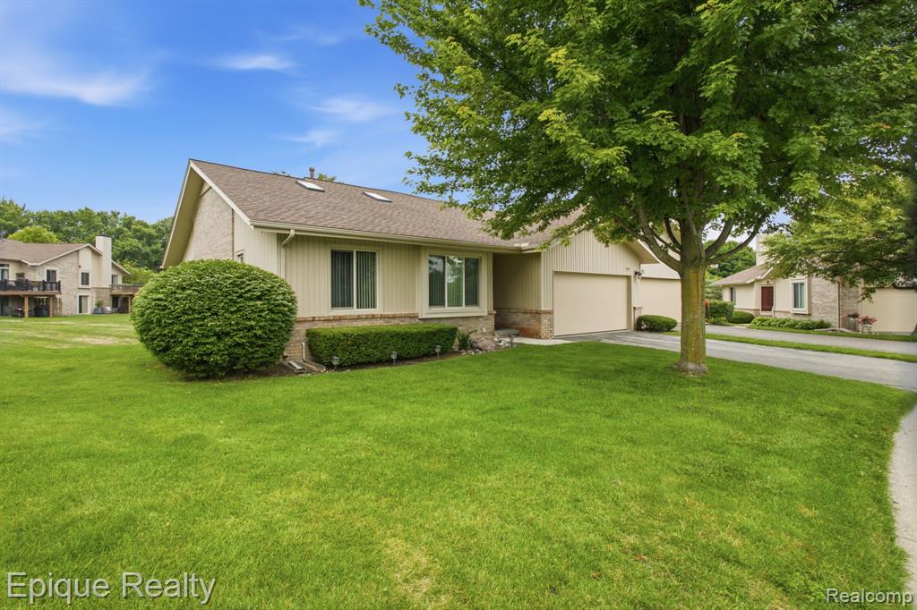 1982 Valley Lane