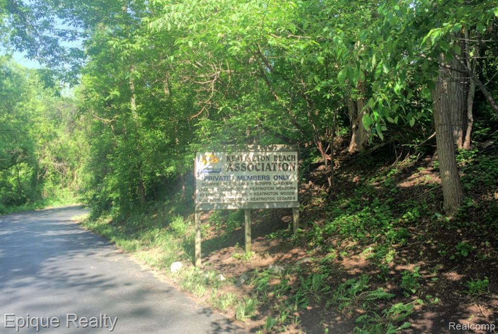 1982 Valley Lane