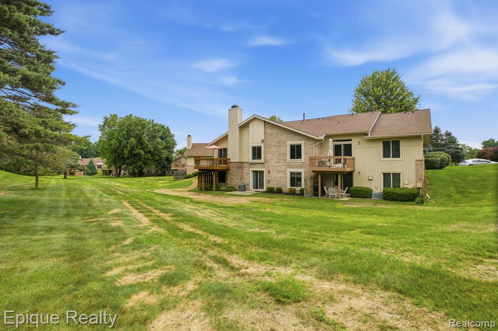 1982 Valley Lane