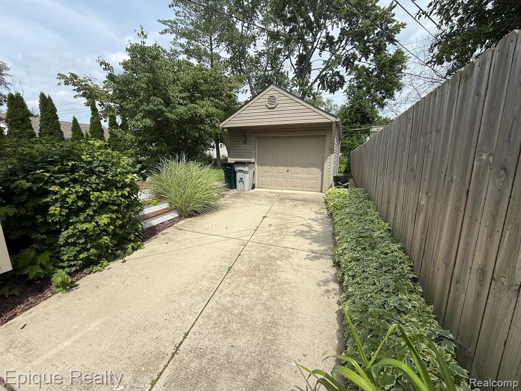 1846 Oakshire Avenue