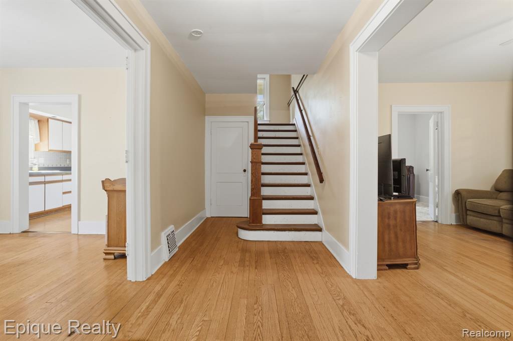 819 Tunnel Street