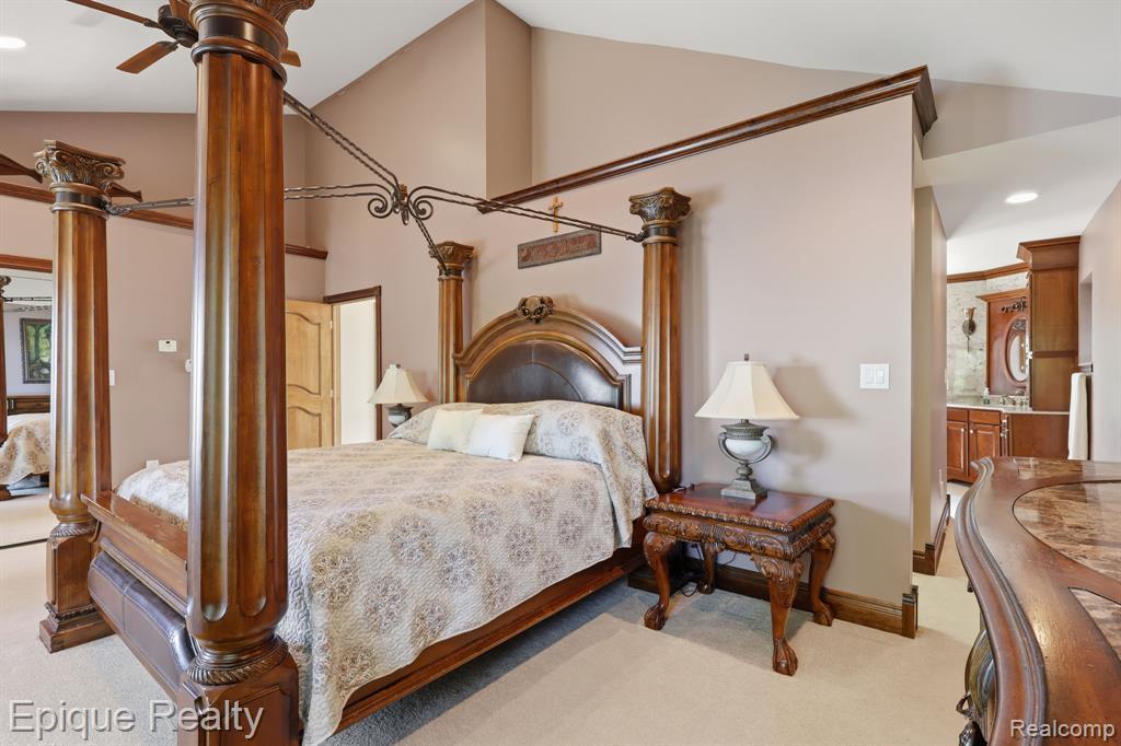 3864 Lakeshore Road