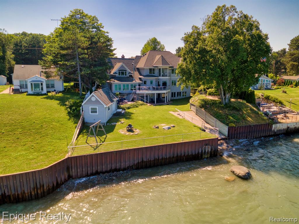 3864 Lakeshore Road