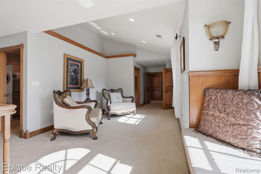 3864 Lakeshore Road