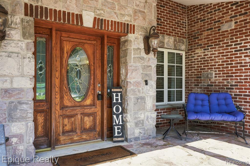 3864 Lakeshore Road