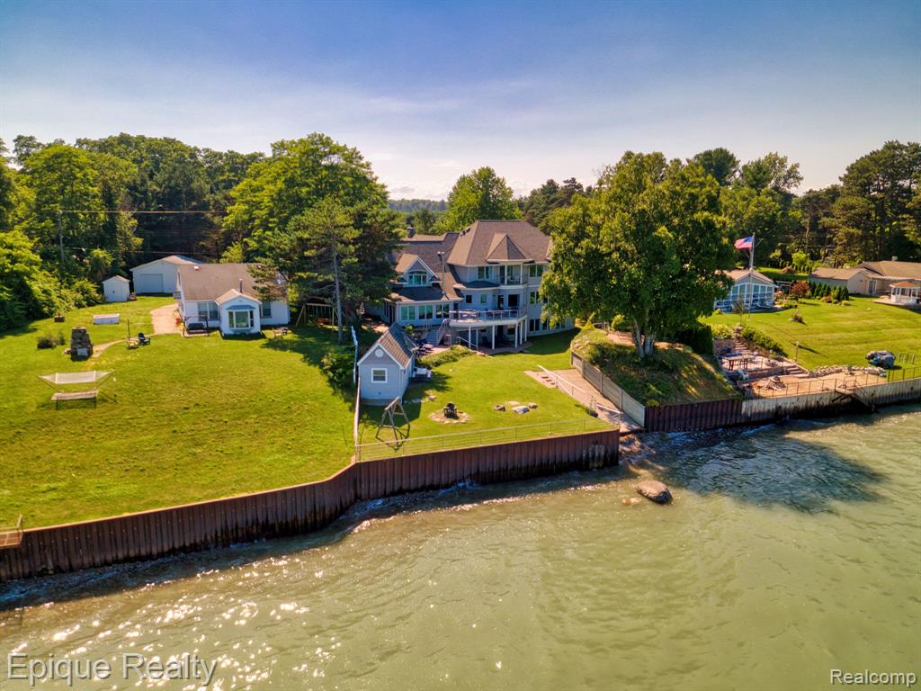 3864 Lakeshore Road