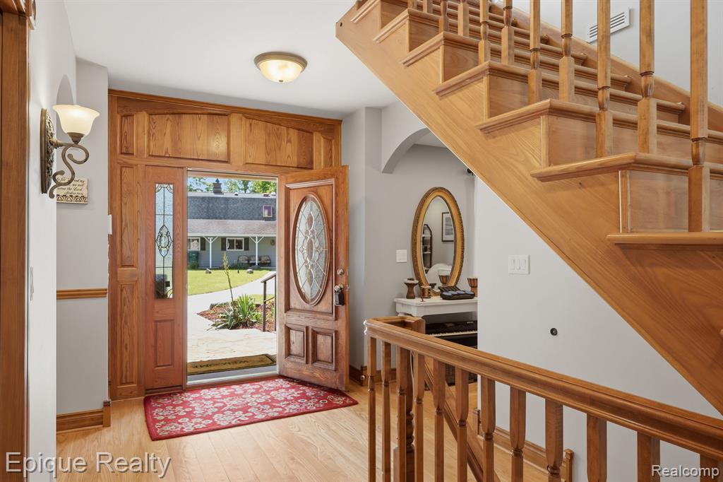 3864 Lakeshore Road