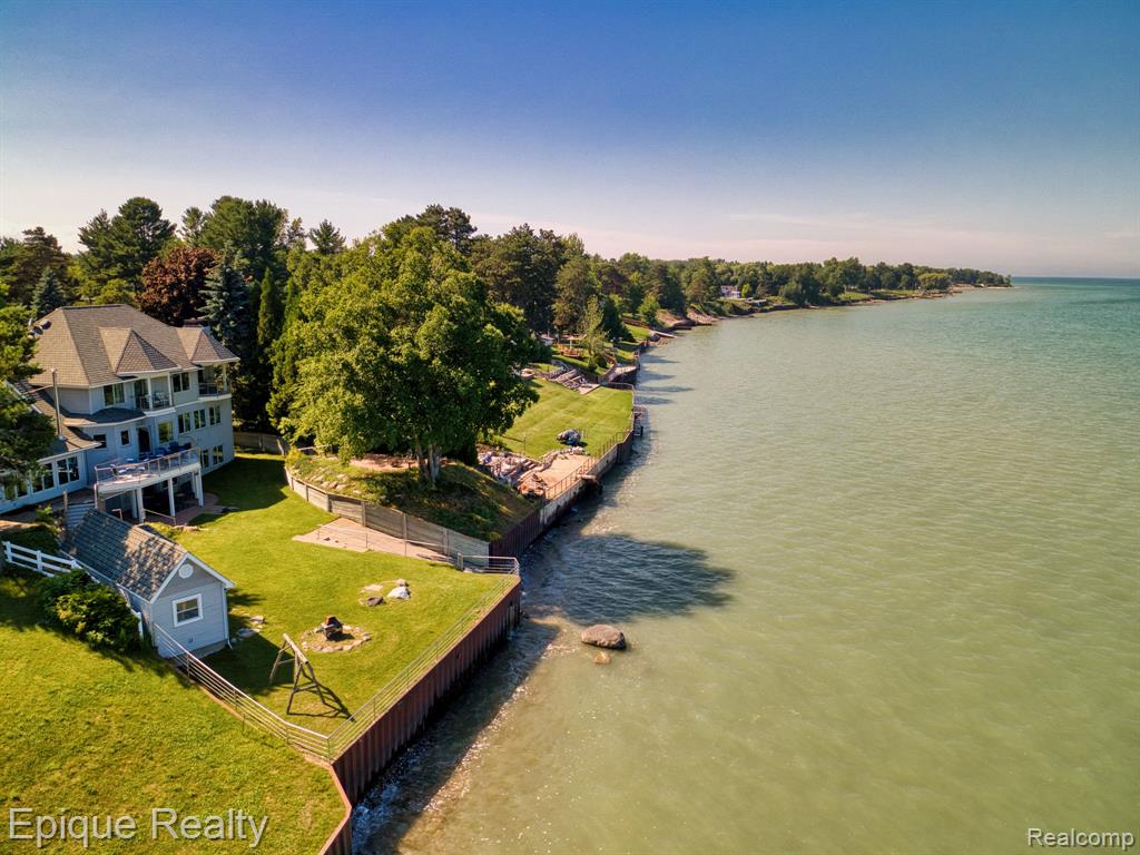 3864 Lakeshore Road
