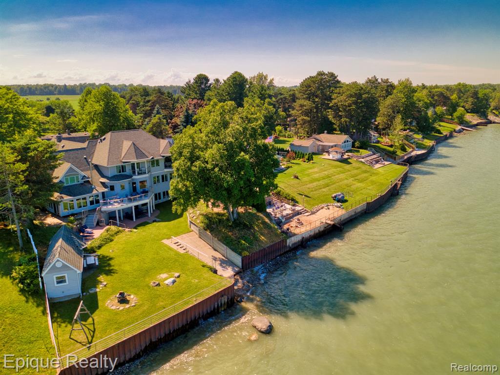 3864 Lakeshore Road