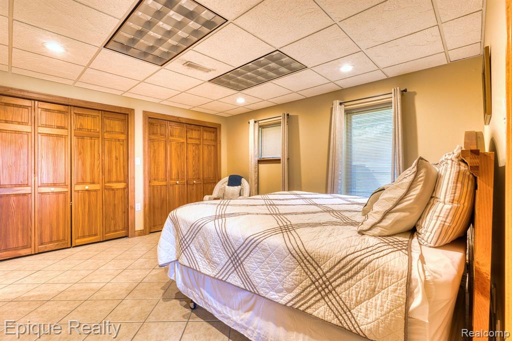 3864 Lakeshore Road
