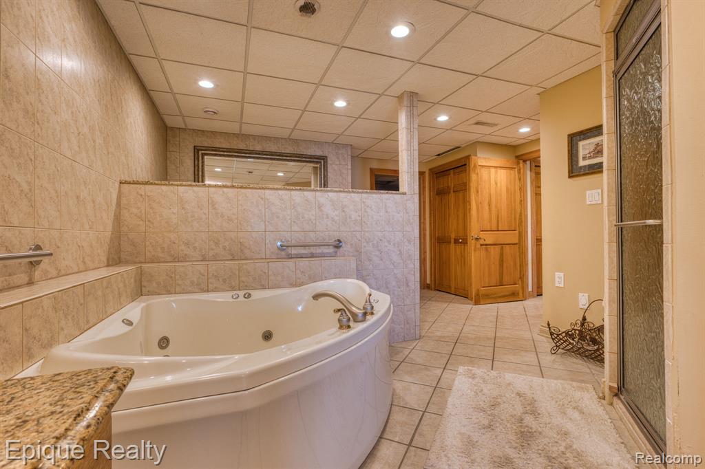 3864 Lakeshore Road