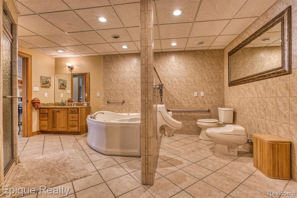 3864 Lakeshore Road