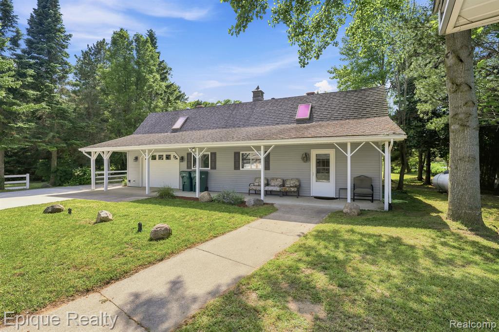 3864 Lakeshore Road
