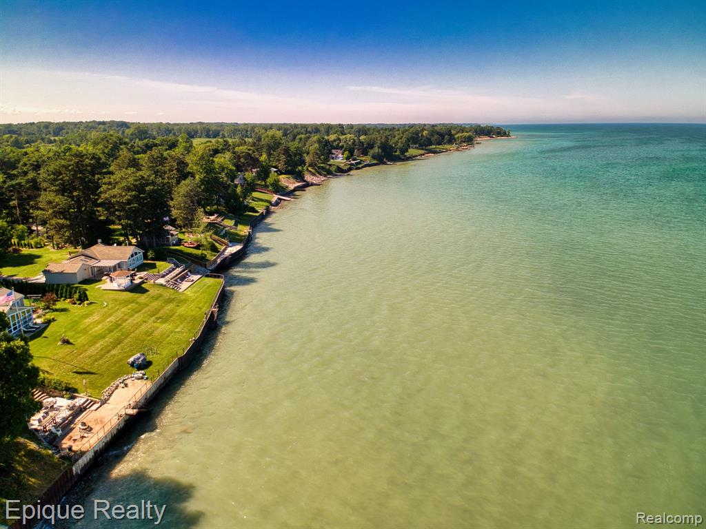 3864 Lakeshore Road