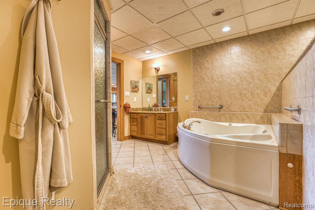 3864 Lakeshore Road