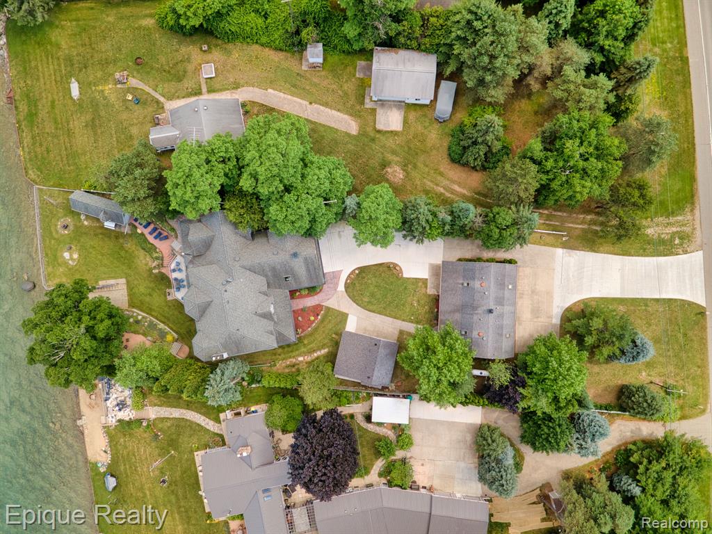 3864 Lakeshore Road